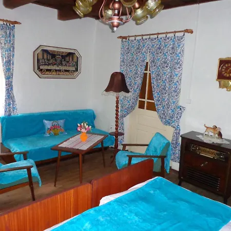 Stylove Zarizeny Domek Ve Stylu 60-80 Let Semesterbostad Budkovce